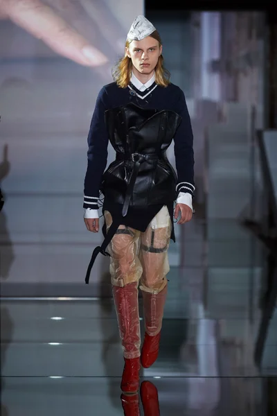Look 11
